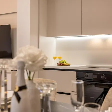 Luxury Mani Apartment *